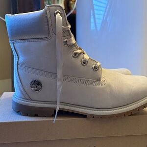 Timberland Off-White Leather Boots